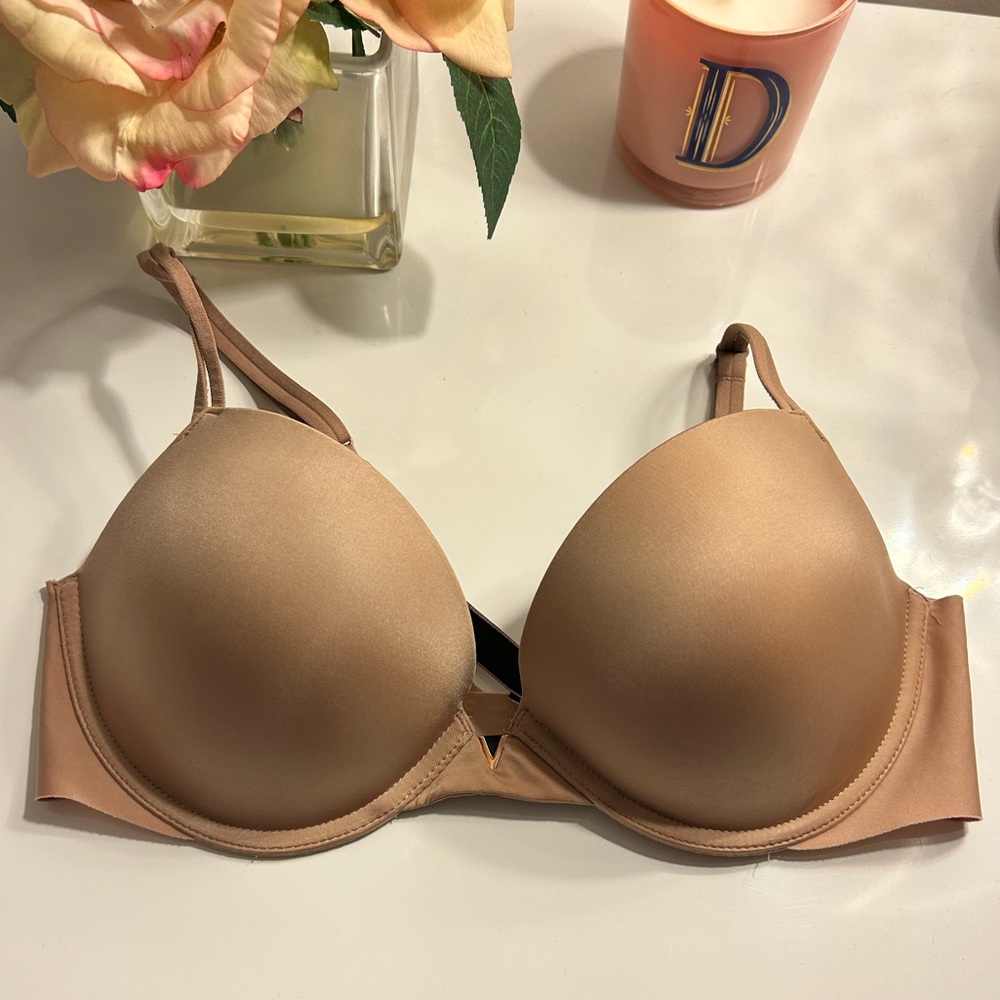 SEXY ILLUSIONS BY VICTORIA'S SECRET
Push-Up Bra - Picture 2 of 5
